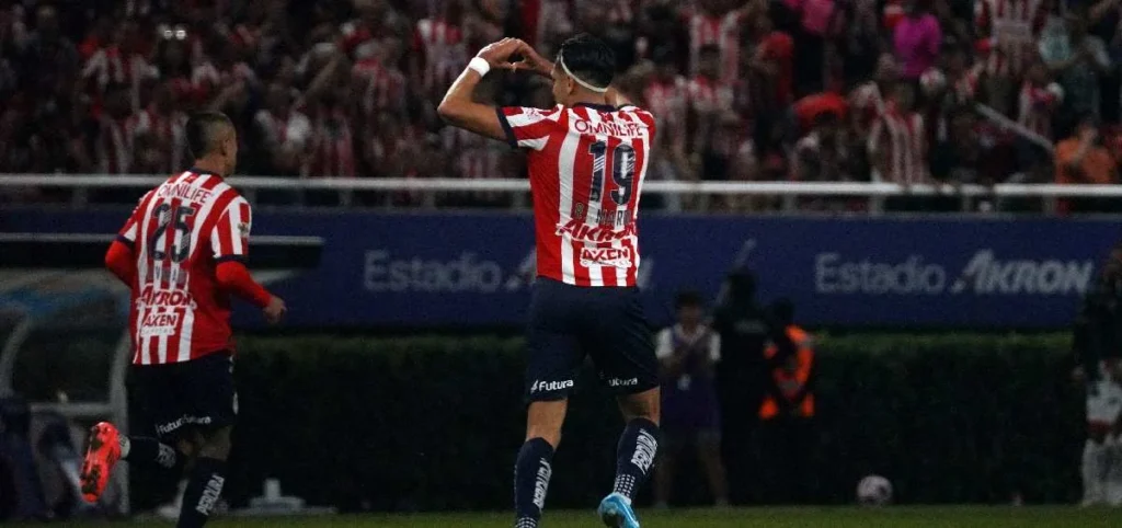 Gol de Ricardo Marin en el Clásico Chivas vs Atlas