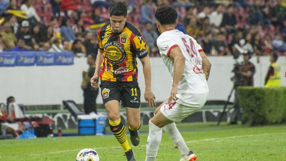 Tapatío vs. Leones Negros