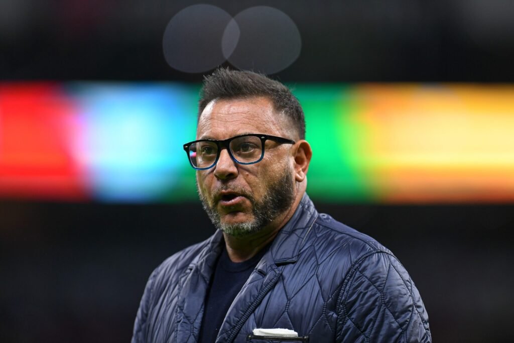 Antonio Mohamed fue expulsado tras discusión con Lainez