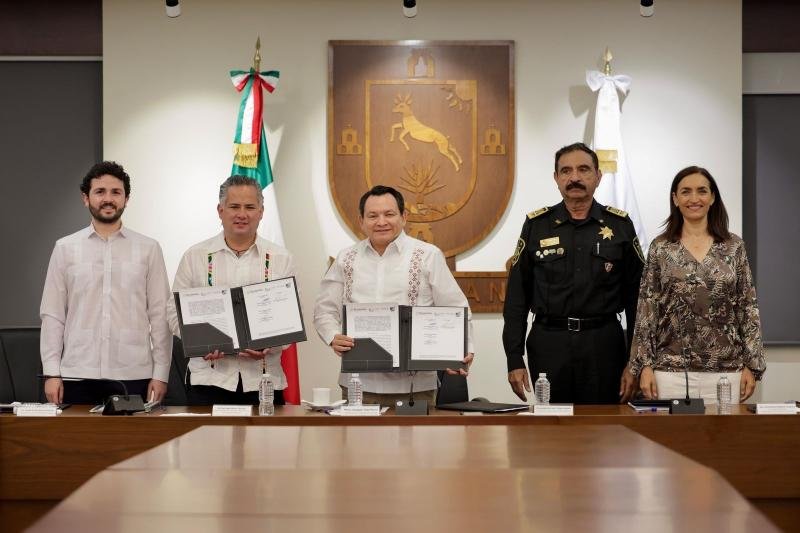 Gobierno de Yucatán y el IMPI firman acuerdo para proteger productos de artesanos y emprendedores