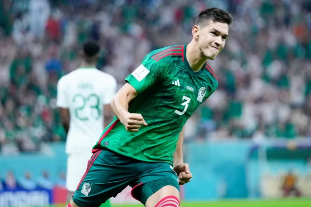 César Montes y Diego Campillo, opciones para reforzar a Chivas