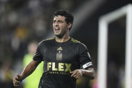 Carlos Vela: ¿En qué equipos jugó antes de su retiro del futbol?