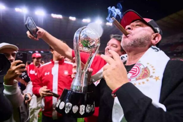 Turco Mohamed se ausenta de festejos del Toluca Campeón