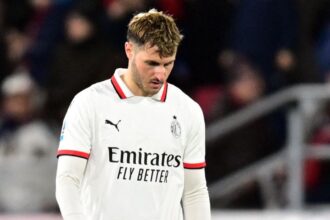 El AC Milan aparta a Santi Giménez de la pretemporada
