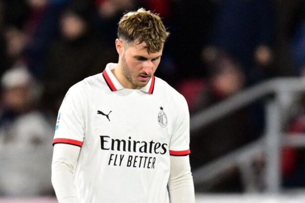 El AC Milan aparta a Santi Giménez de la pretemporada