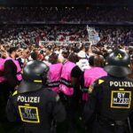 Afición del PSG y sus disturbios dejan 2 muertos y 1 policía en coma