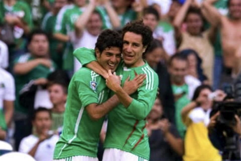 Efraín Juárez confirmó pláticas con Carlos Vela para llegar a Pumas