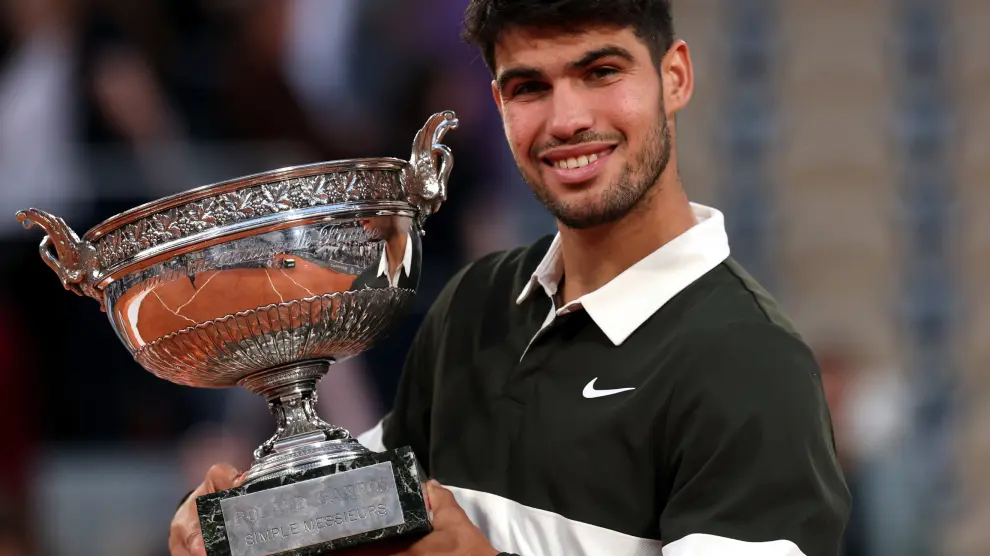 Carlos Alcaraz gana el Abierto de Francia tras vencer a Jannik Sinner
