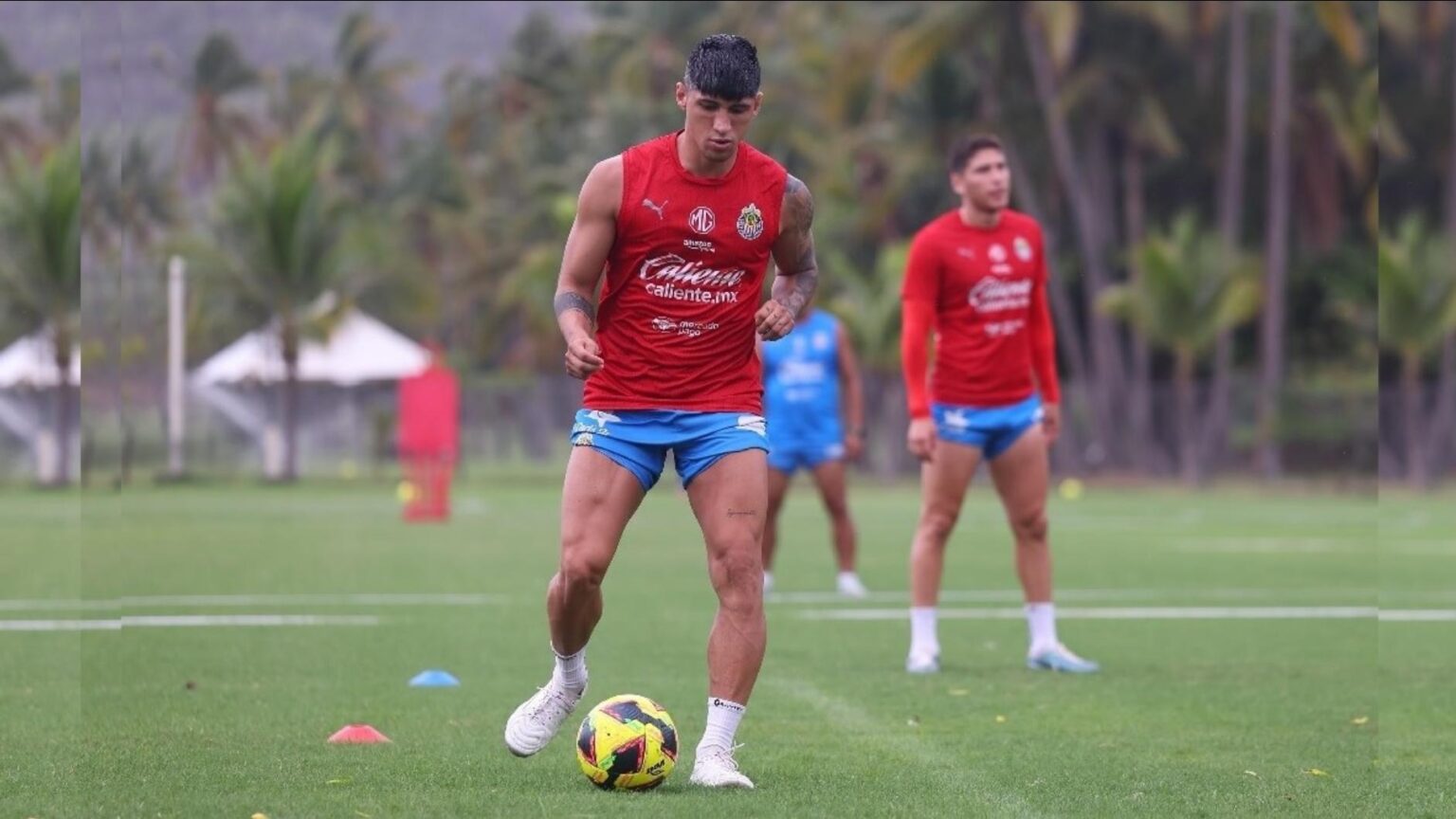 Chivas viaja a New York para la Leagues Cup, sin Chicharito Hernández