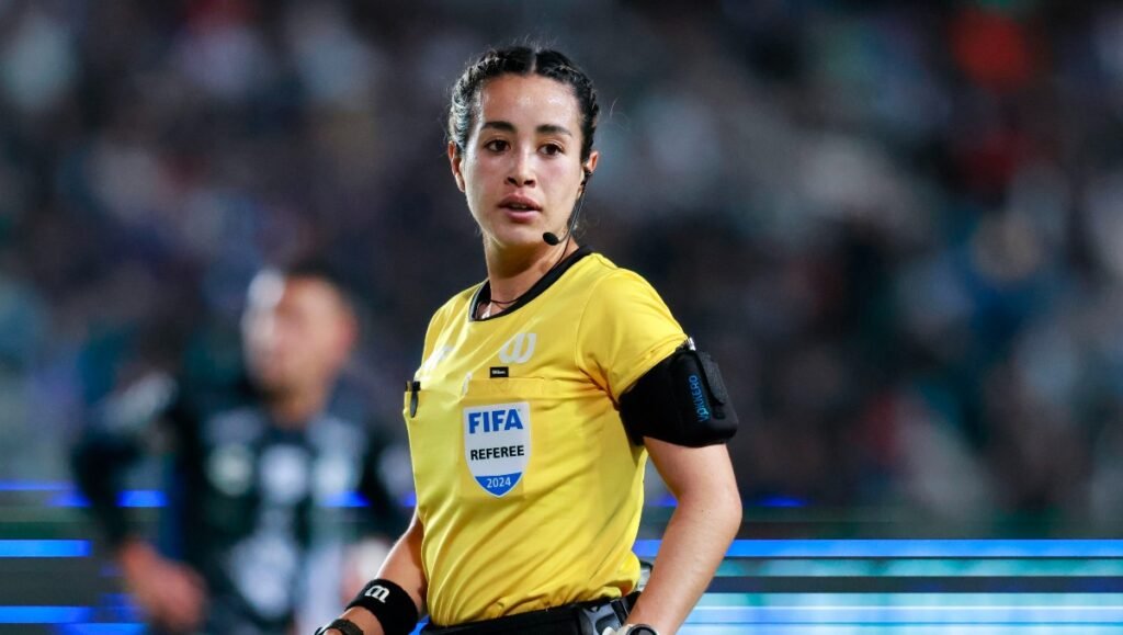 Katia Itzel García es la primera árbitra en pitar juego de Copa Oro, conoce más sobre ella