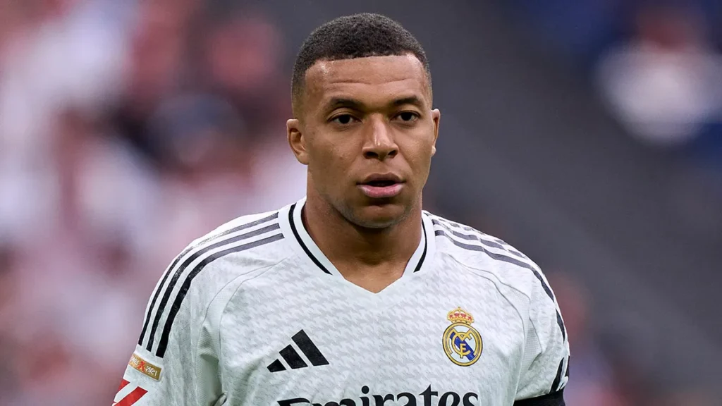 kylian-mbappe-hospitalizado-90total