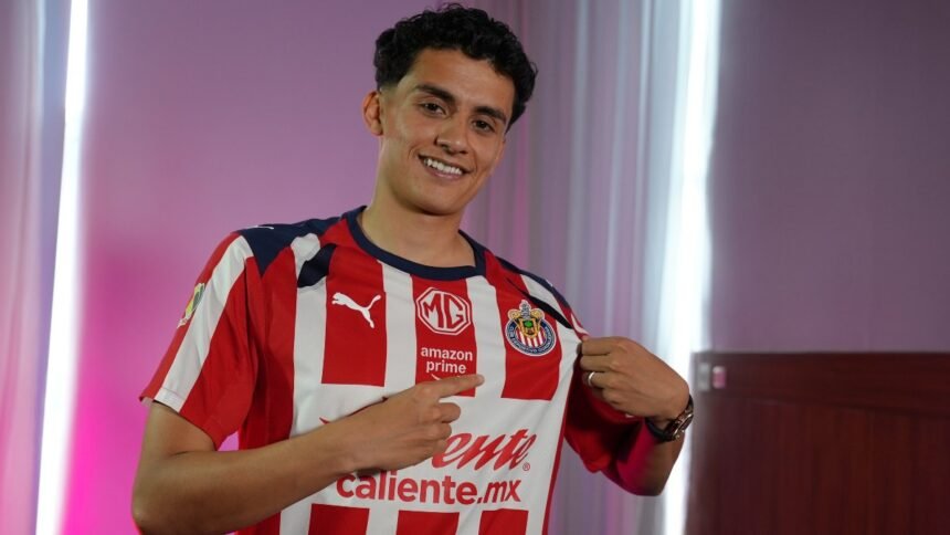 Richard Ledezma es nuevo refuerzo de Chivas para el Apertura 2025