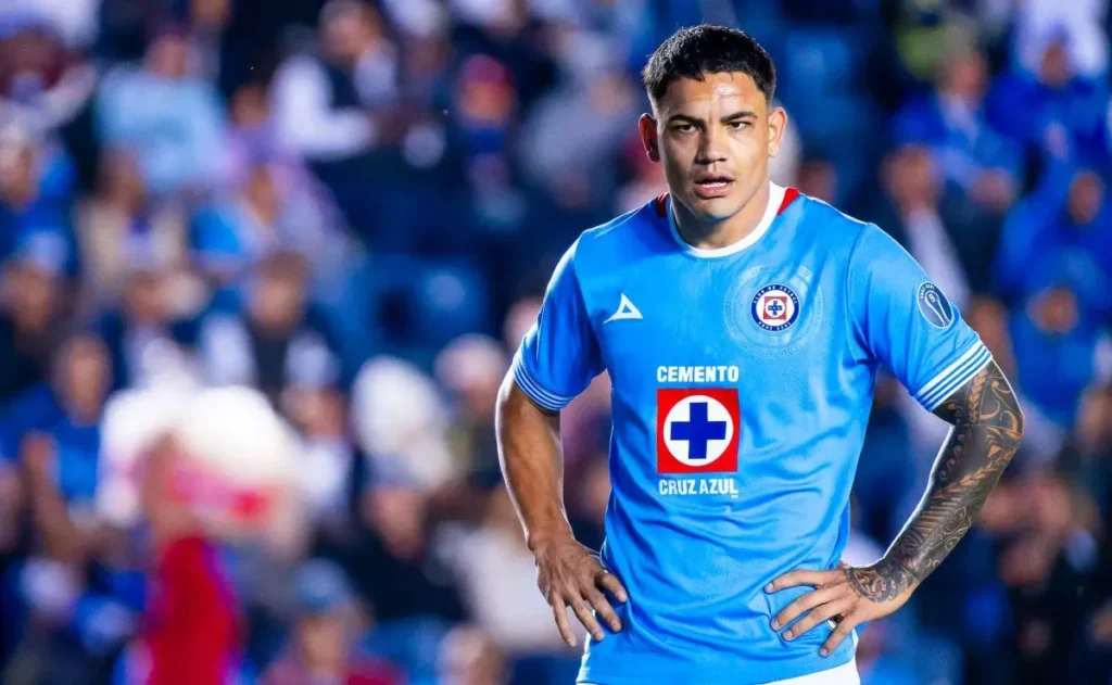'Toro' Fernández no fue registrado por Cruz Azul para el Apertura 2025