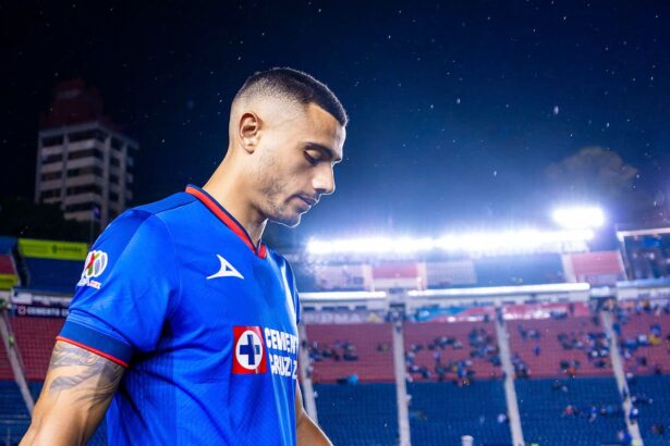 Giakoumakis no se presenta a los entrenamientos de Cruz Azul