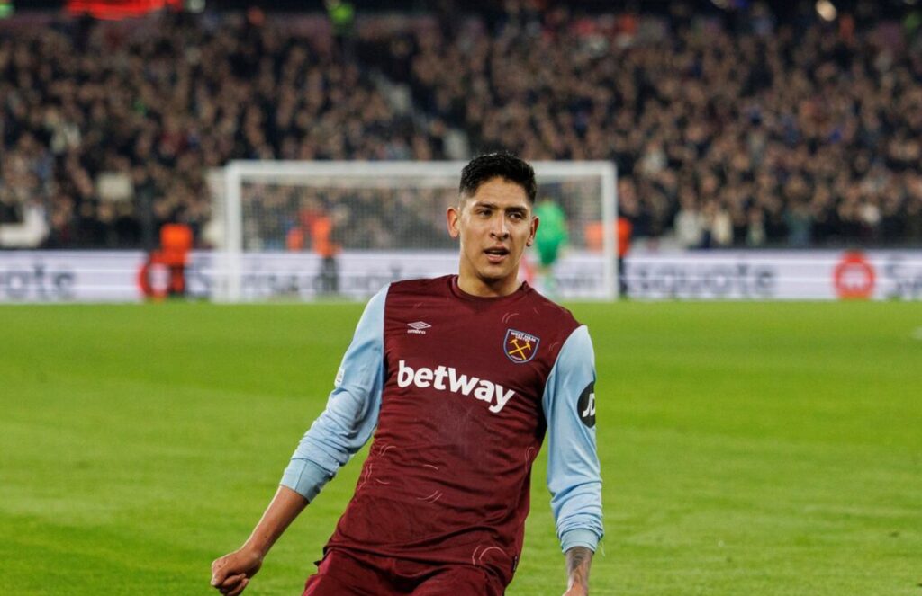 Edson Álvarez podría salir del West Ham en este mercado de fichajes