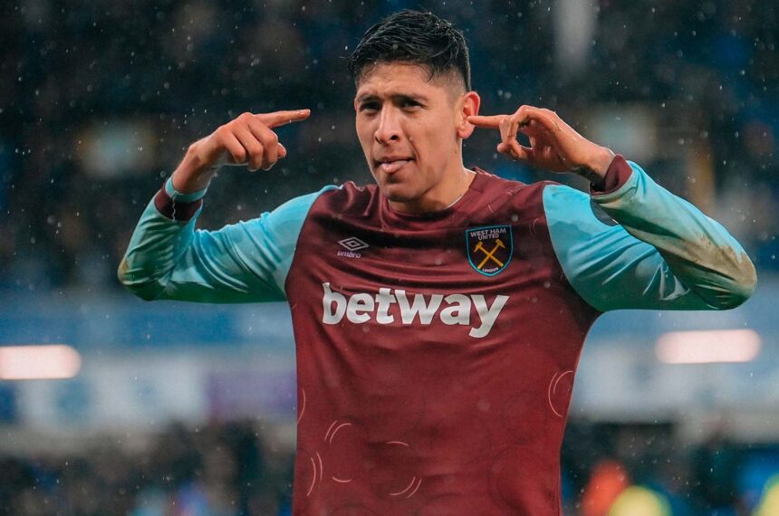 Edson Álvarez podría salir del West Ham en este mercado de fichajes