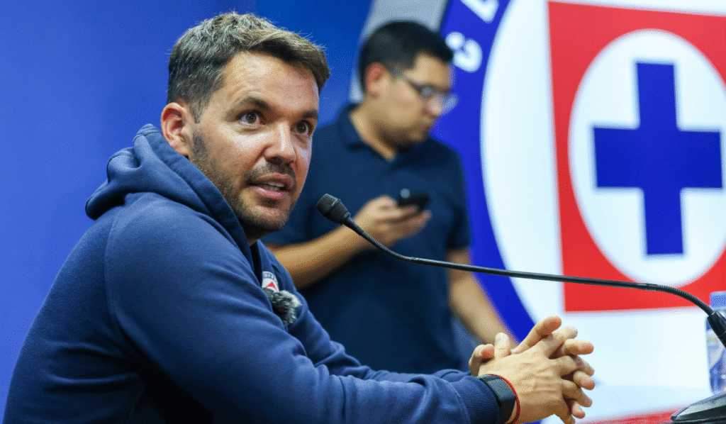 Larcamón declara sobre la novela de Luka Jovic con Cruz Azul
