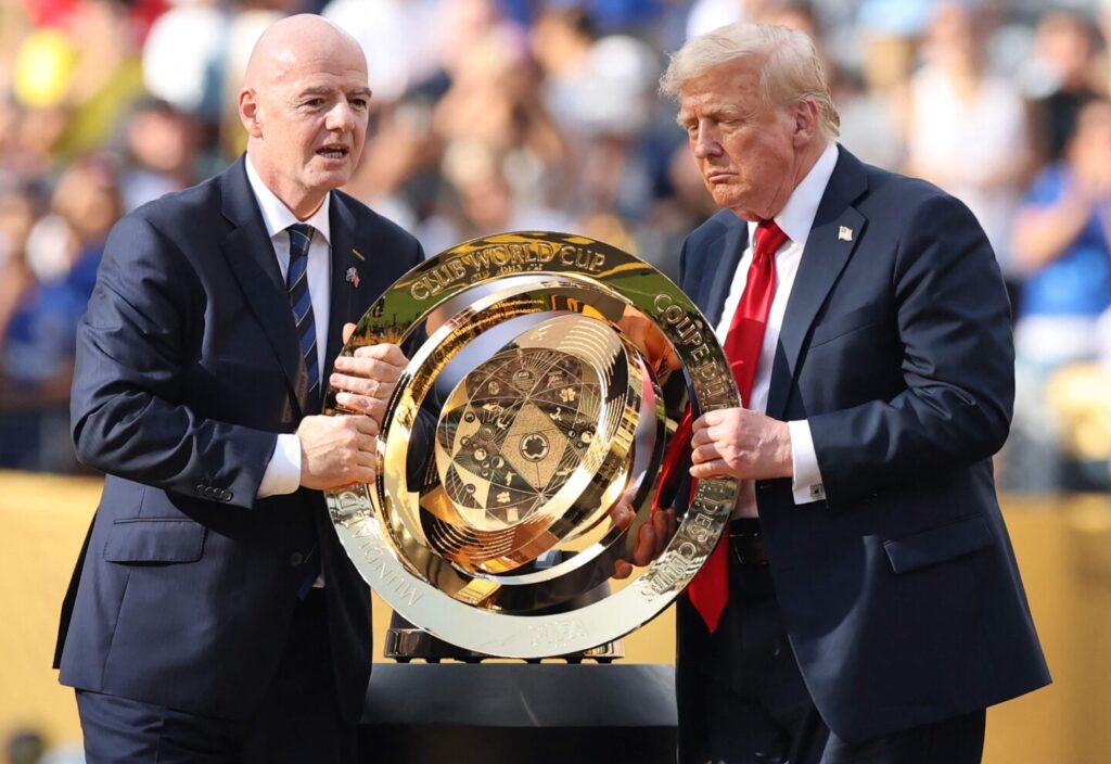 Donald Trump se queda con el trofeo OFICIAL del mundial de clubes