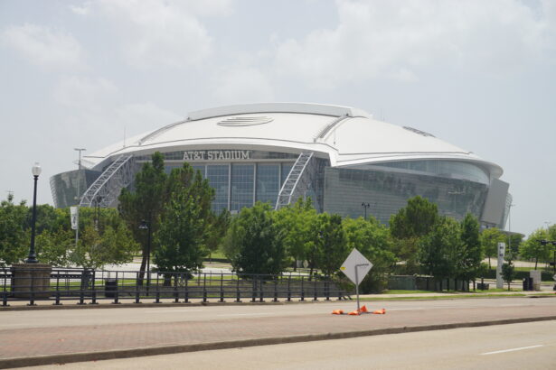 Exterior del AT&T Stadium, casa de los Dallas Cowboys, en Arlington en junio de 2020