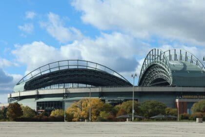 Vista exterior de American Family Field en Milwaukee
