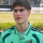 Armando Hormiga González con ropa de la selección mexicana en una entrevista de 2025