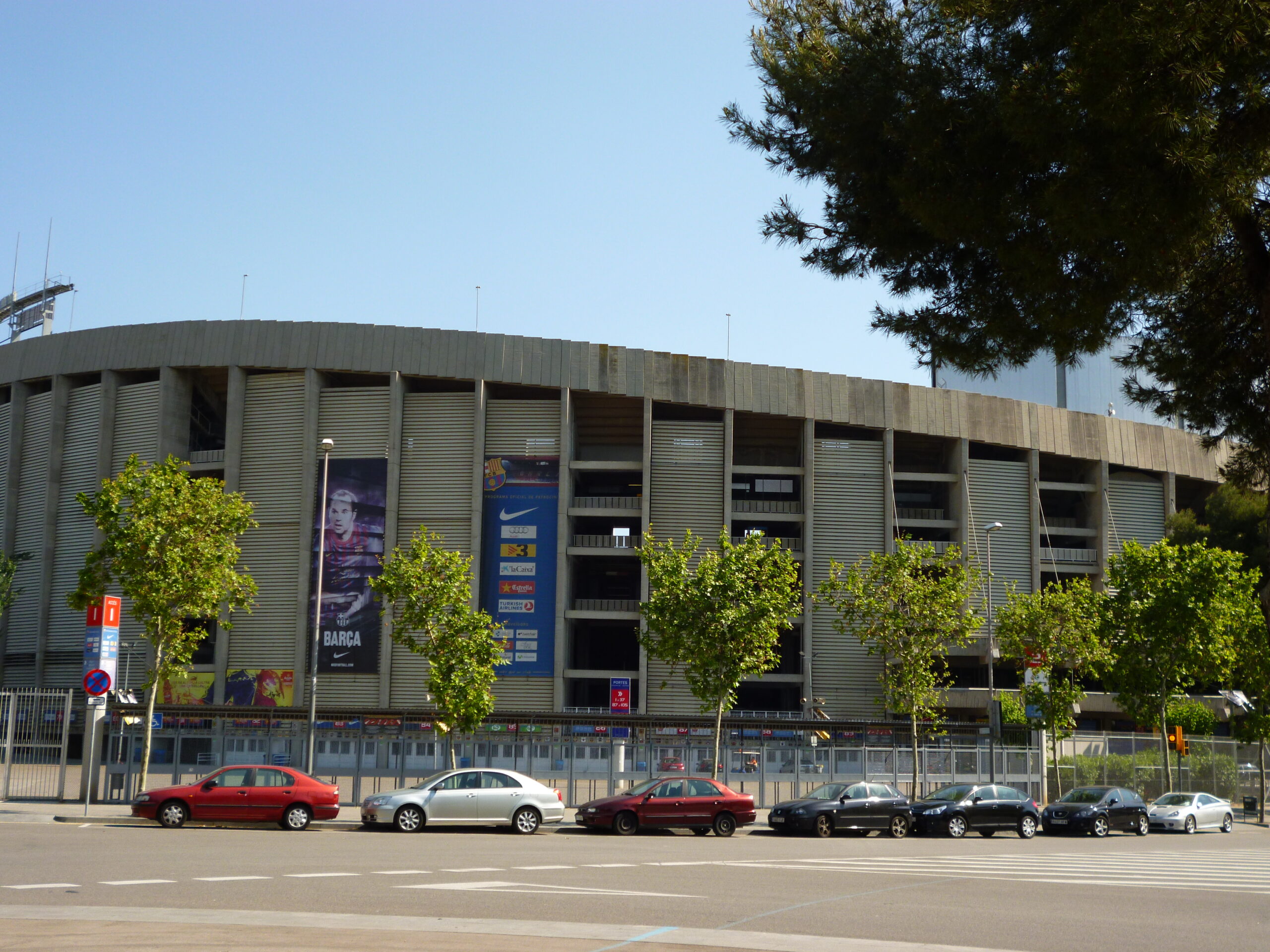 Exterior del Camp Nou en mayo de 2012