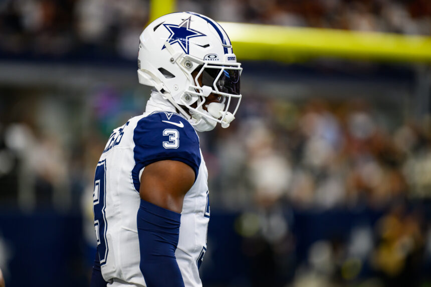 George Pickens, con casco y el dorsal 3 de Dallas Cowboys, durante un partido ante Washington en octubre de 2025