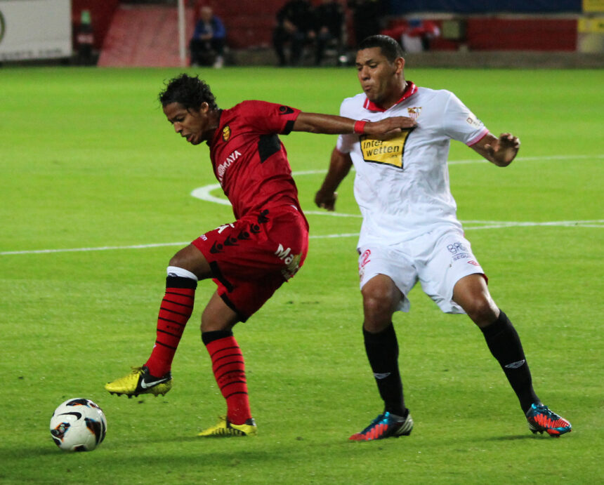 Giovani dos Santos durante su etapa con Mallorca en octubre de 2012
