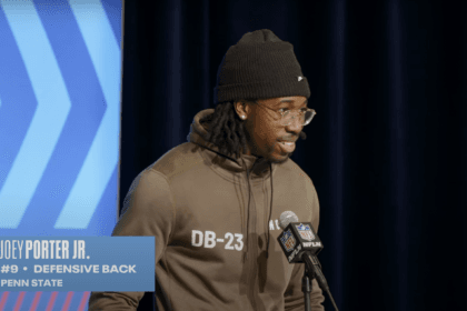 Joey Porter Jr habla con periodistas durante el NFL Combine de marzo de 2023