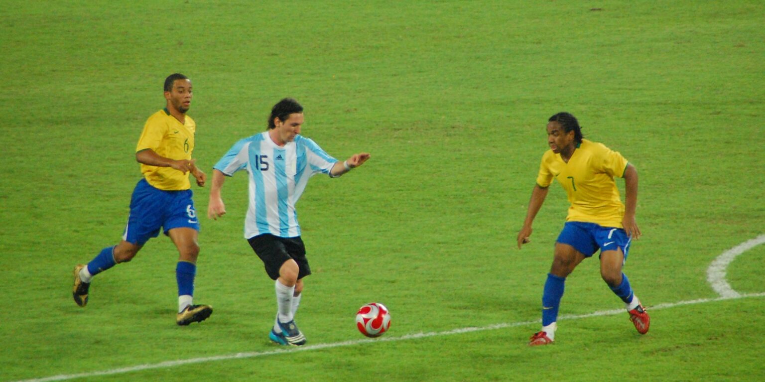 Lionel Messi con Argentina ante Brasil en los Juegos Olímpicos de Beijing, el 19 de agosto de 2008