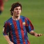 Lionel Messi con 18 años durante un partido de Barcelona en octubre de 2005