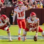 Patrick Mahomes prepara un pase con Kansas City durante un partido ante Washington en octubre de 2021