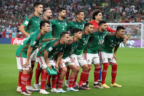 Selección mexicana formada para la fotografía de equipo ante Argentina en el Mundial de Catar 2022