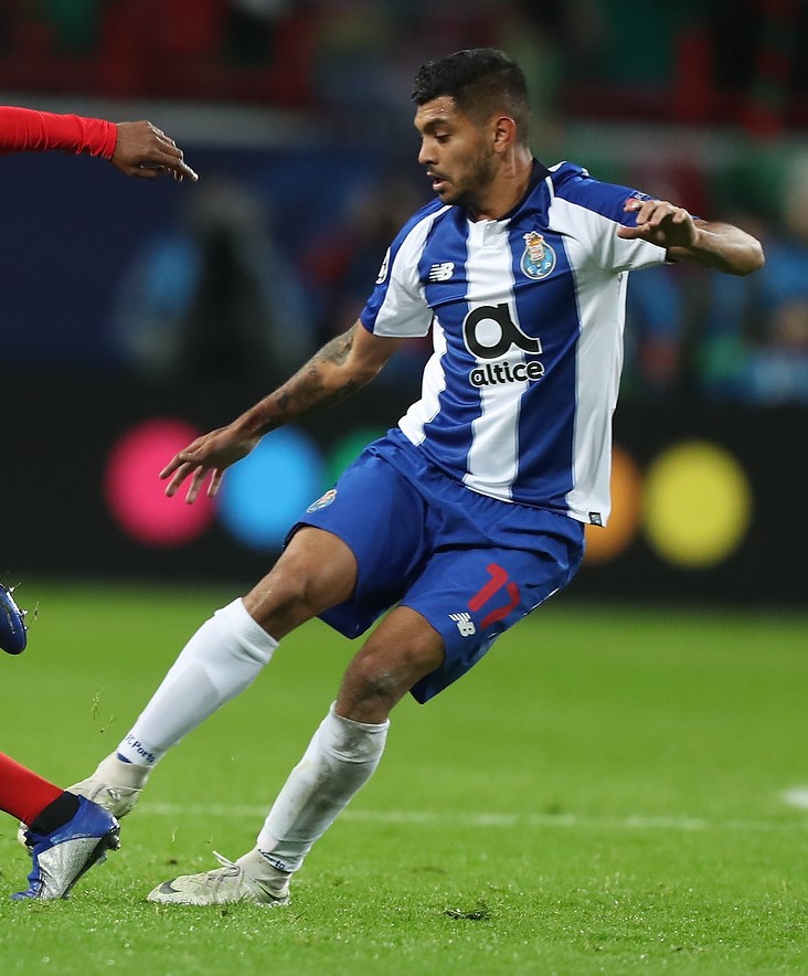 Tecatito Corona con el uniforme del Porto en una fotografía de archivo de 2018