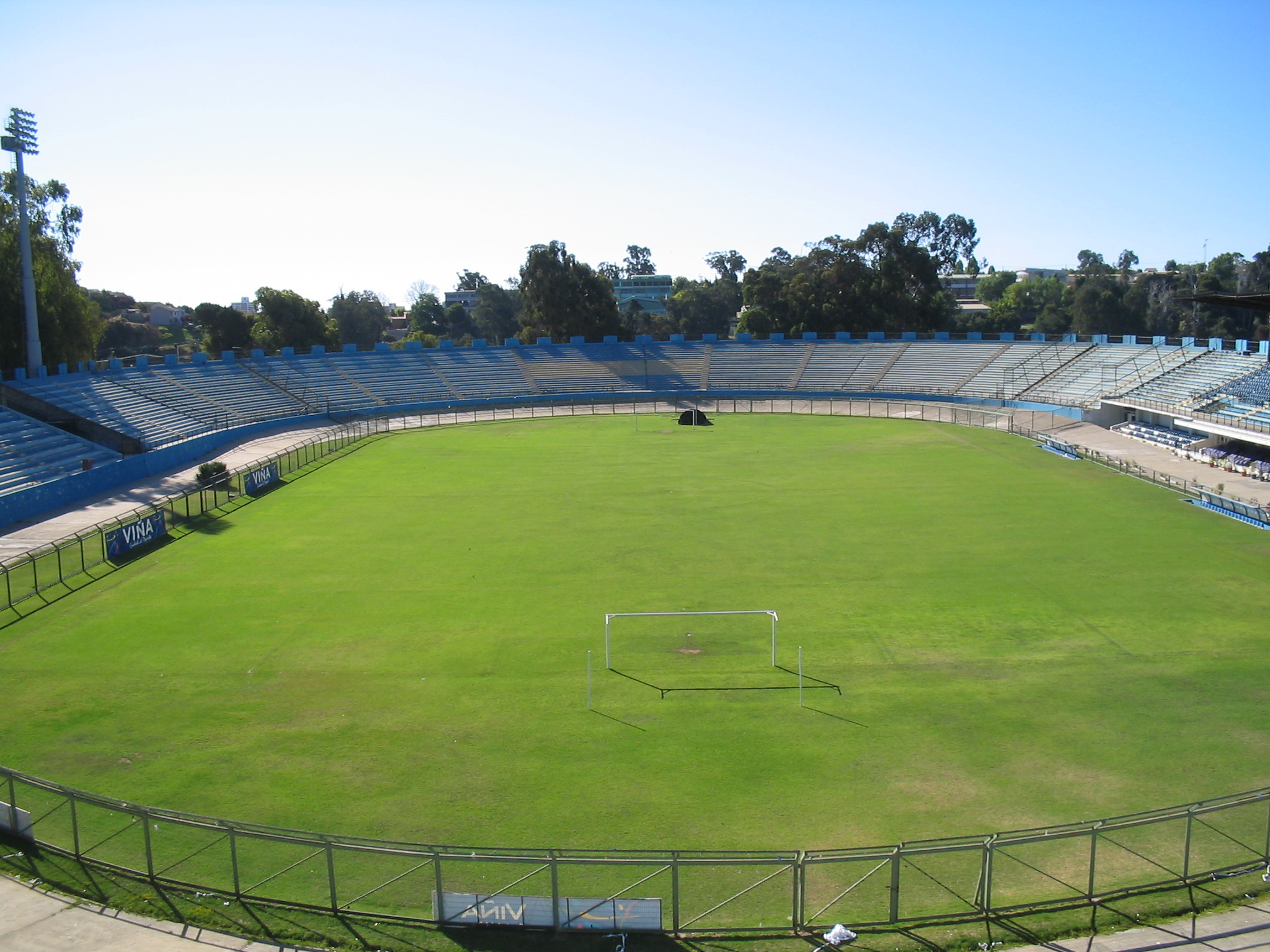 Cancha y tribunas del Estadio Sausalito de Viña del Mar en diciembre de 2006